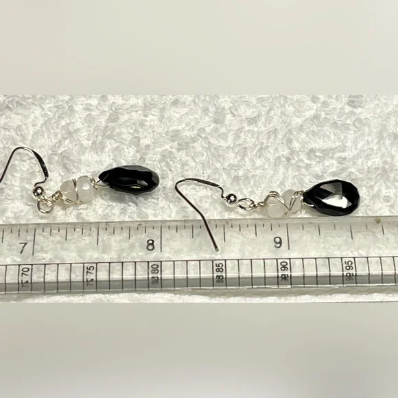 💋🎀genuine black onyx and blue flash moonstone glass earrings -NWT - Picture 7 of 7